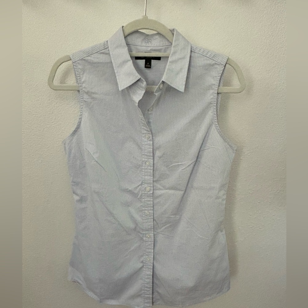 Banana Republic Riley Tailored Fit Sleeveless Button Down Light Blue Stripe